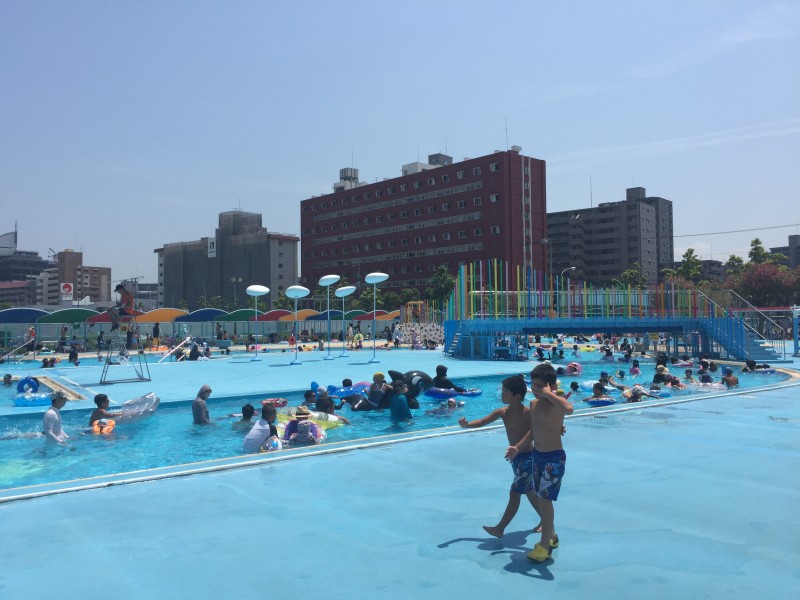 高松市立市民プールのオープニングイベント無料開放に行って来ました〜。
