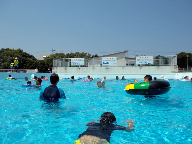【2023年版】愛媛県四国中央市『伊予三島市民プール』がオープン！入場料が激安！