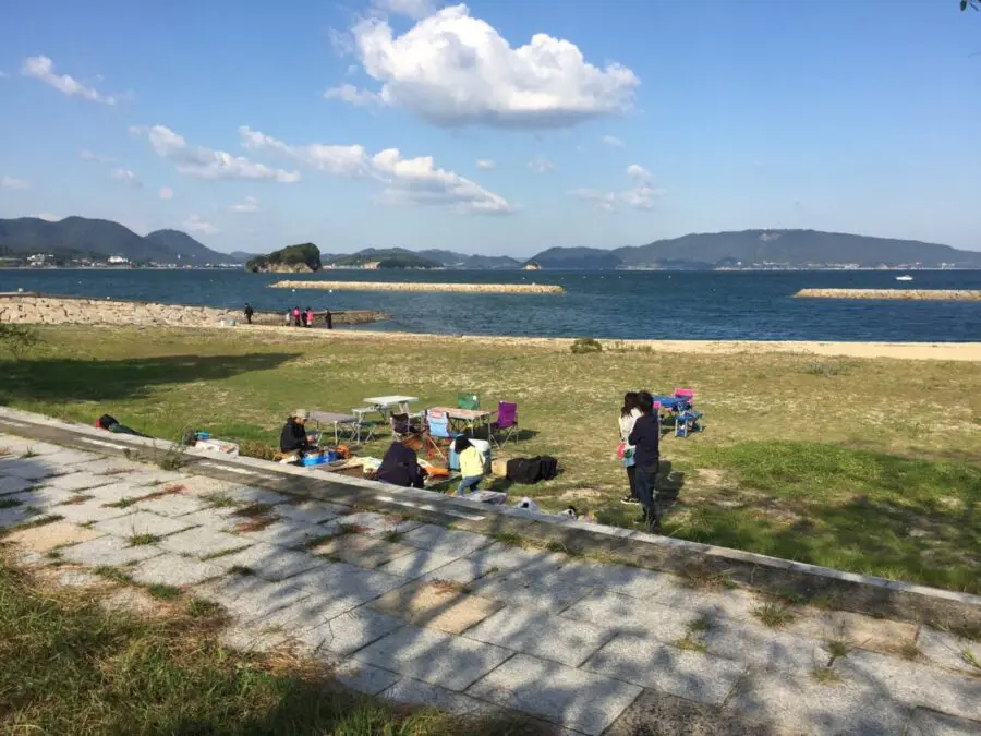 無料・予約不要でデイキャンプもできる！香川県東かがわ市の『山田海岸（やまだかいがん）』