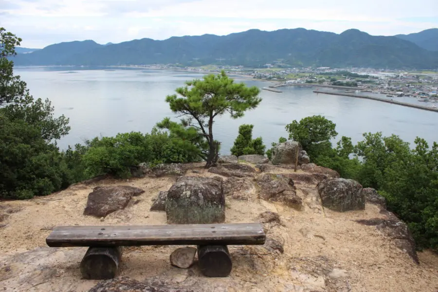 香川県東かがわ市にある、播磨灘を望む城『引田城跡』と『引田鼻灯台』を訪問してきました。