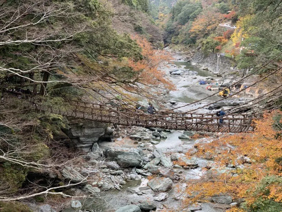 日本三奇橋のひとつッ！源氏に追われた平家一族も渡った徳島県三好市の『祖谷のかずら橋』訪問ッ！