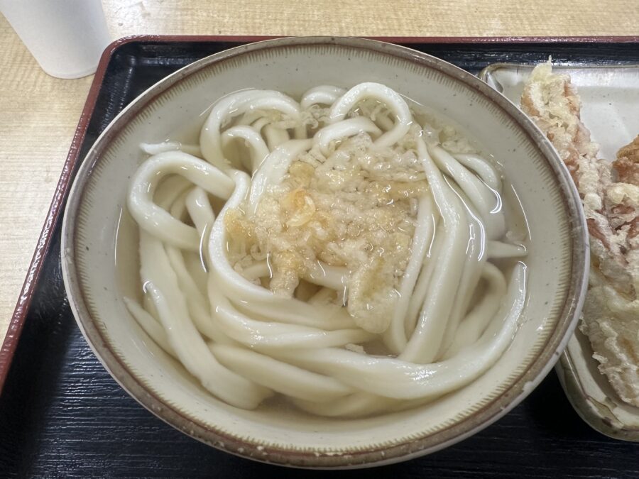 かけうどん（１玉）400 円。